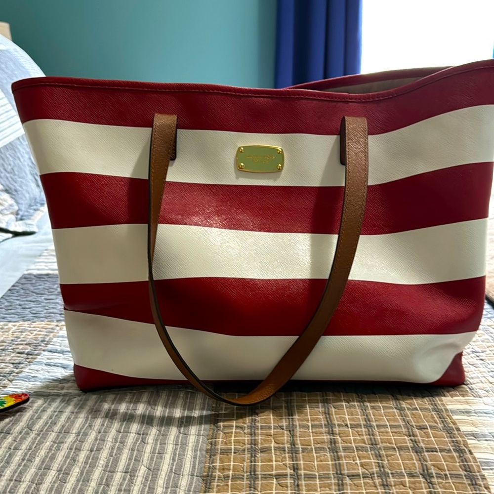 MK purse excellent condition